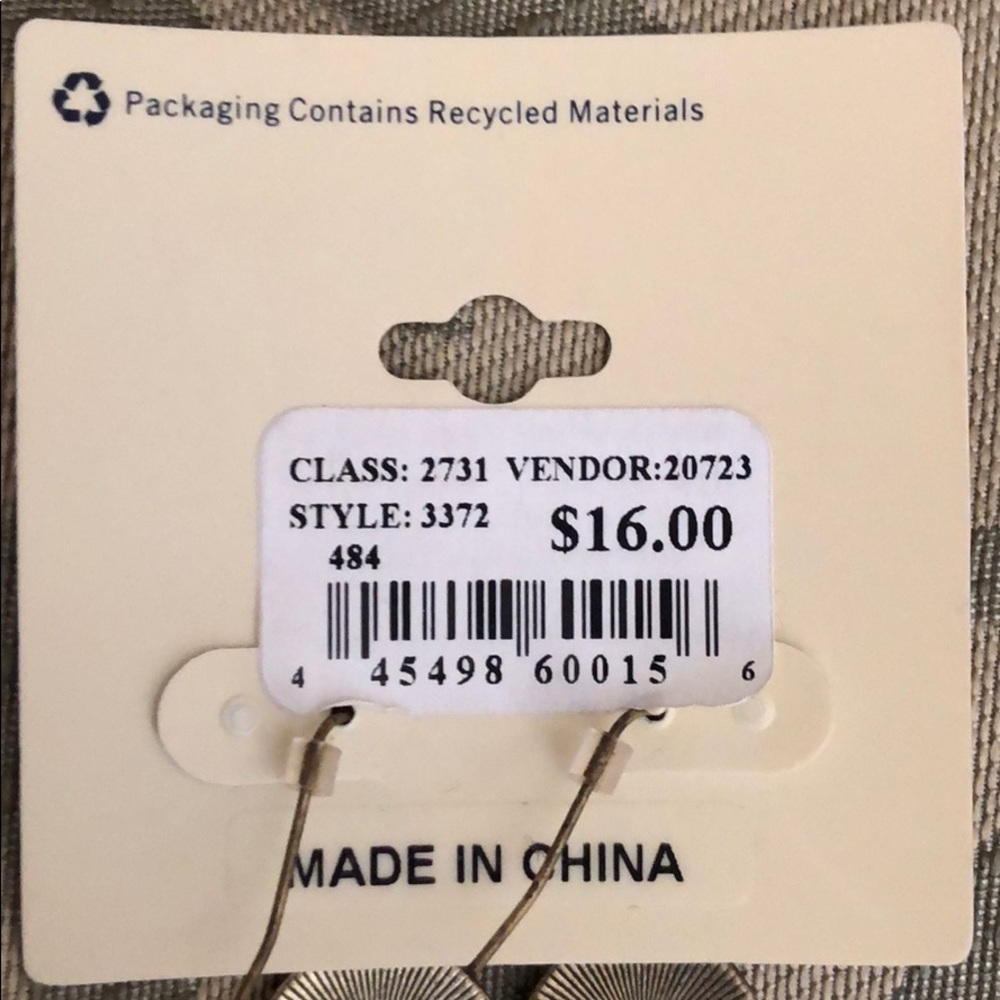 Bass and Co. Gold earrings. Long. - Picture 4 of 4